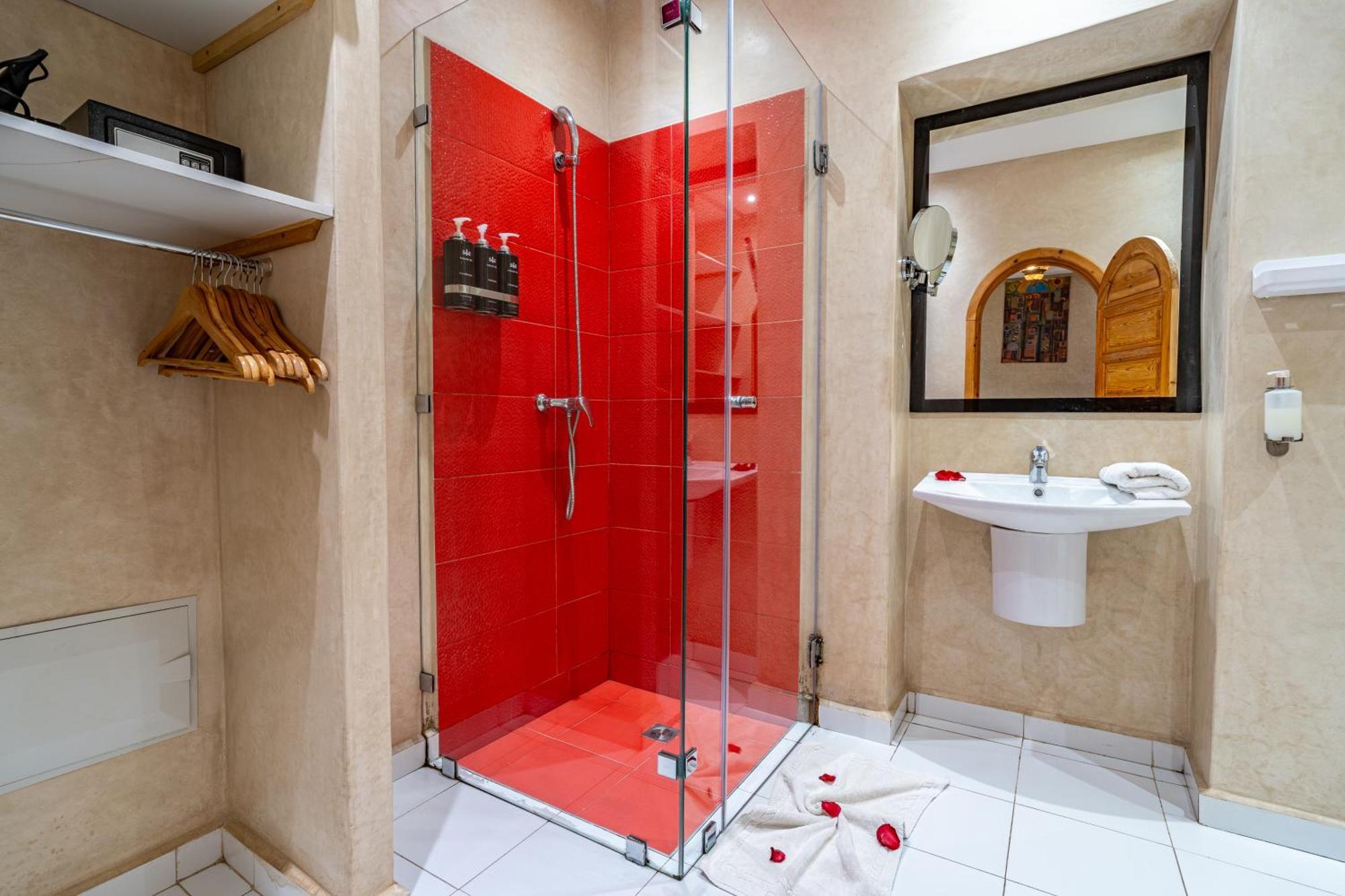 Quadruple Room Private Bathroom